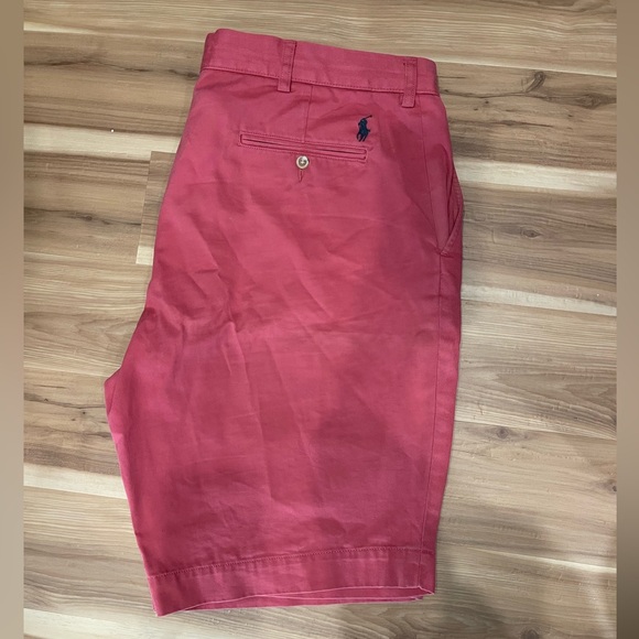 Polo shorts - Picture 2 of 3